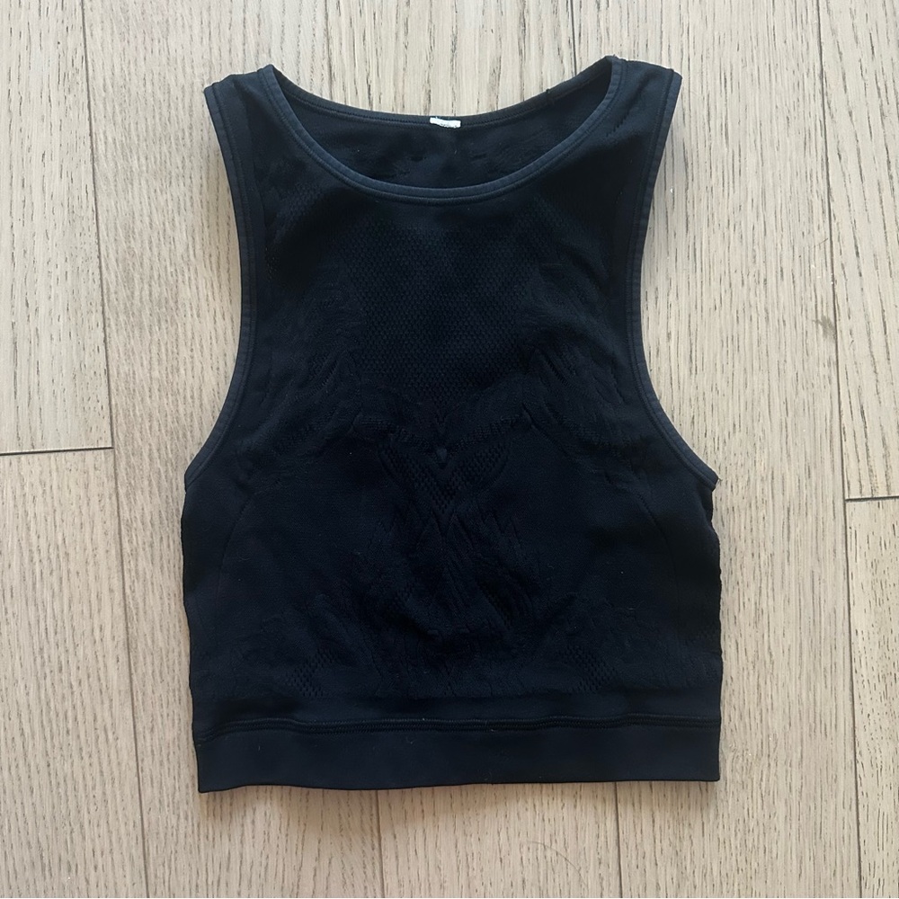 Lululemon Reveal Crop Top
